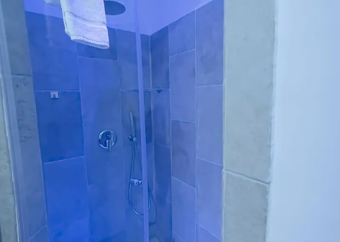 לינה וארוחת בוקר Sotto Il Castello 4*