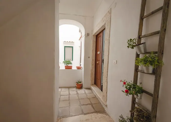 Sotto Il Castello 4* רודי גרגניקו