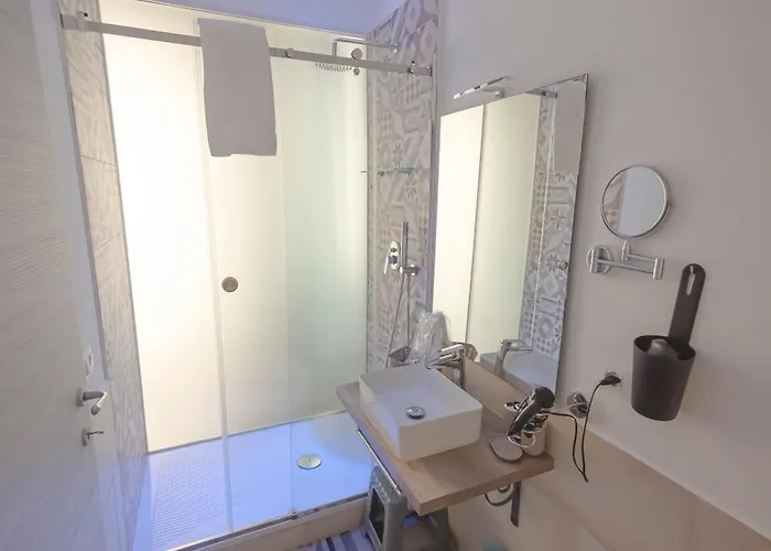 לינה וארוחת בוקר Sotto Il Castello 4*