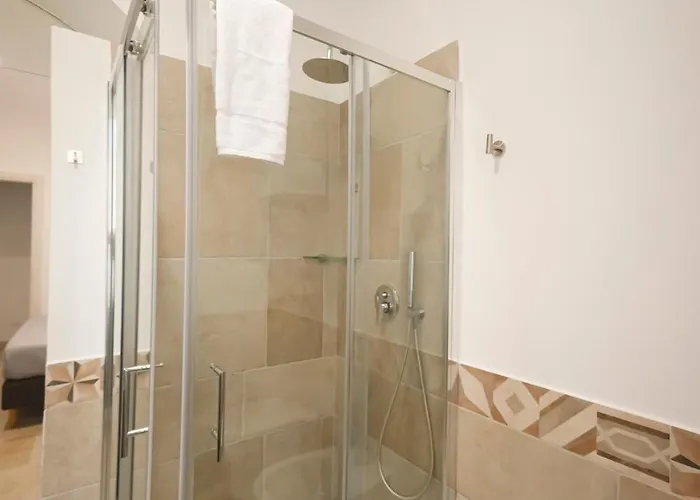 לינה וארוחת בוקר Sotto Il Castello 4*