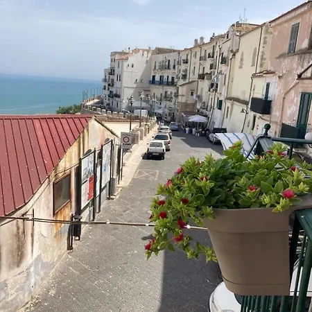 Sotto Il Castello Rodi Garganico